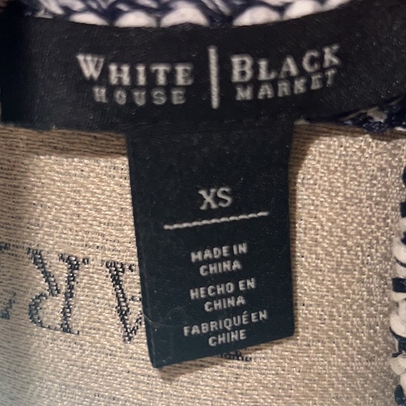 WHBM sleeveless knit sweater shirt women’s blouse top crochet navy & white XS - Picture 8 of 10